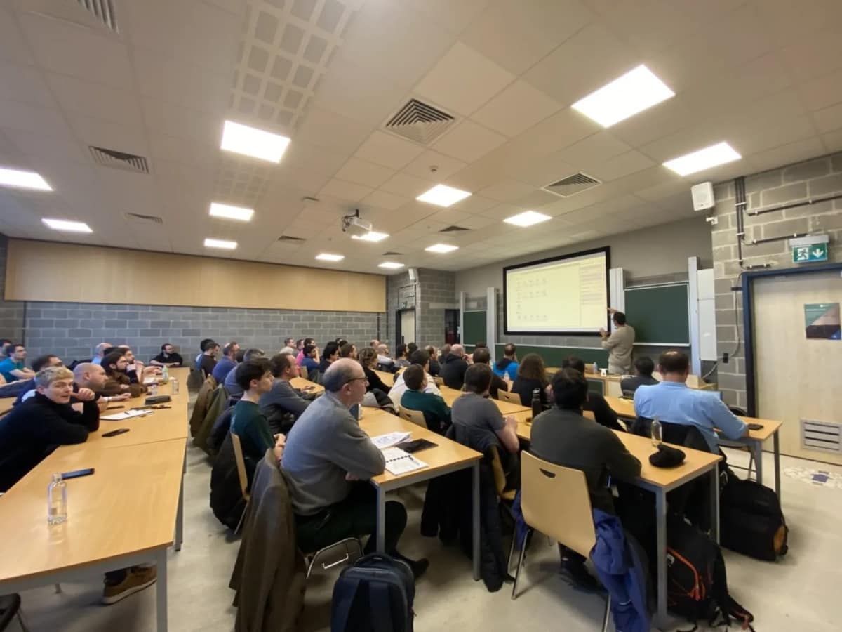 Harshit Gupta presenting the qBraid SDK and pyqasm in the FOSDEM 2025 Quantum Computing Devroom